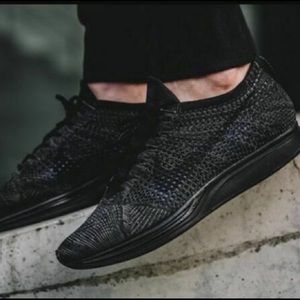 Nike FlyKnit Racer